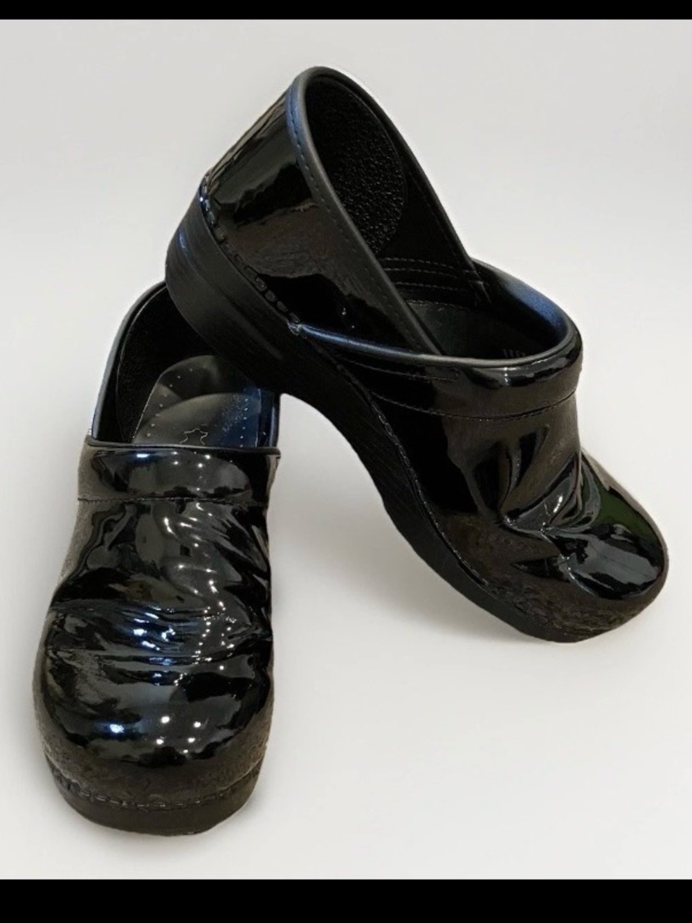 Dansko Women’s Shoes Professional Black Patent Leather Clogs Comfort Size 40 9.5